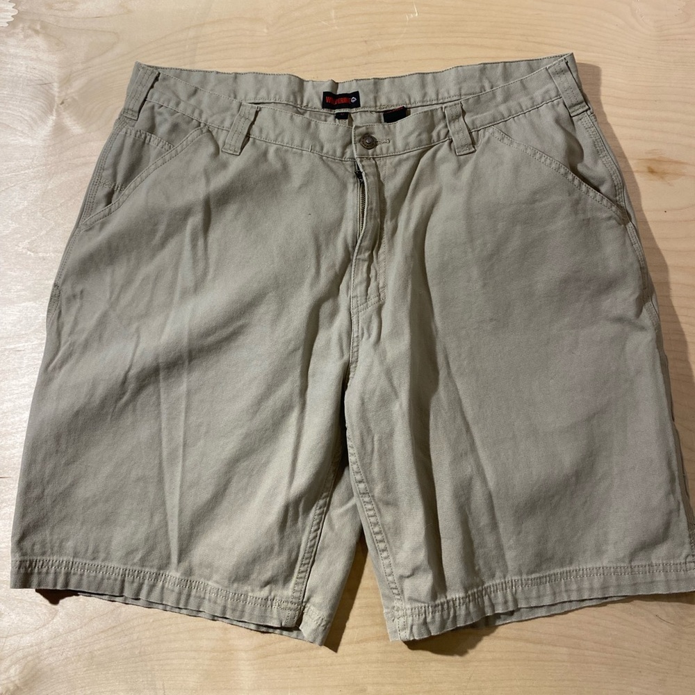 Wolverine Men's Khaki Shorts 42 (HS)